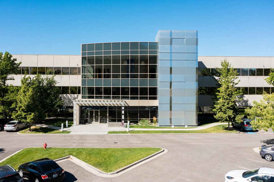 1712 S East Bay Blvd, Provo, UT à louer - Photo de l’immeuble – Image 2 sur 24