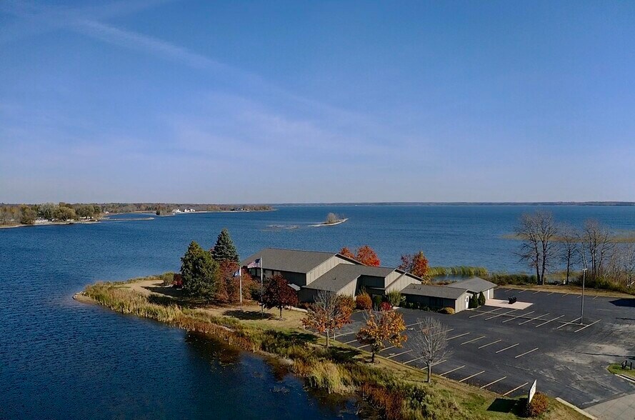 933 N 8th St, Gladstone, MI à louer - Photo principale – Image 1 sur 4