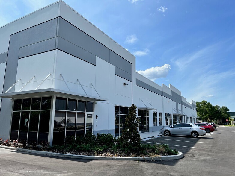 4614 36th St, Orlando, FL à louer - Photo de l’immeuble – Image 3 sur 14