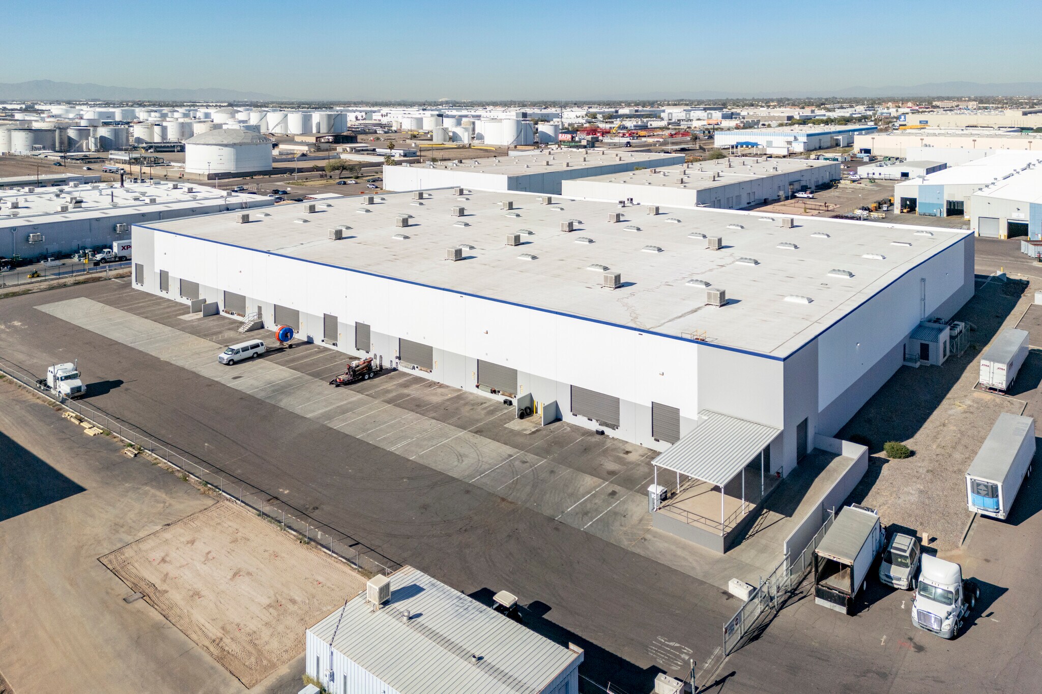 200 S 49th Ave, Phoenix, AZ à louer Photo principale– Image 1 sur 8