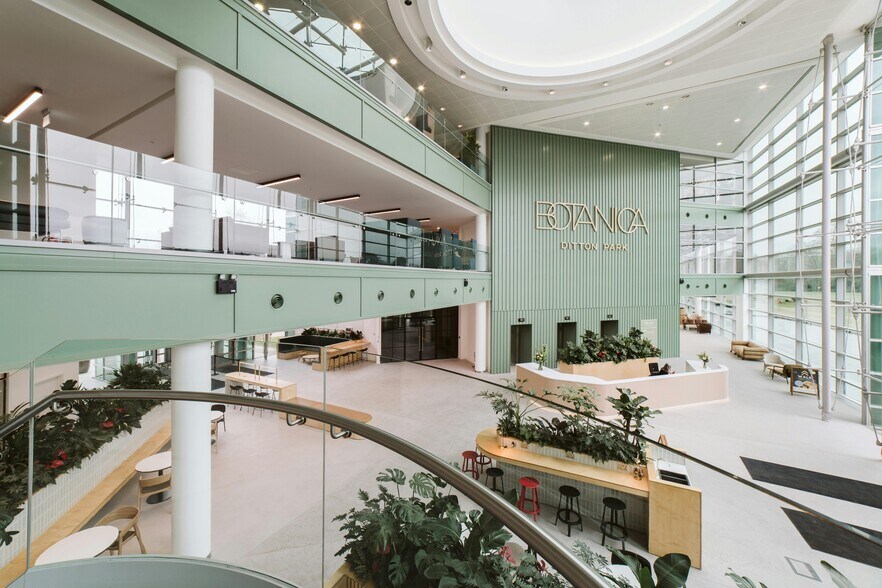 Riding Court Rd, Slough à louer - Photo de l’immeuble – Image 3 sur 12