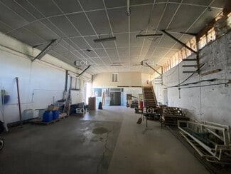 Plus de détails pour Local d'activités à louer