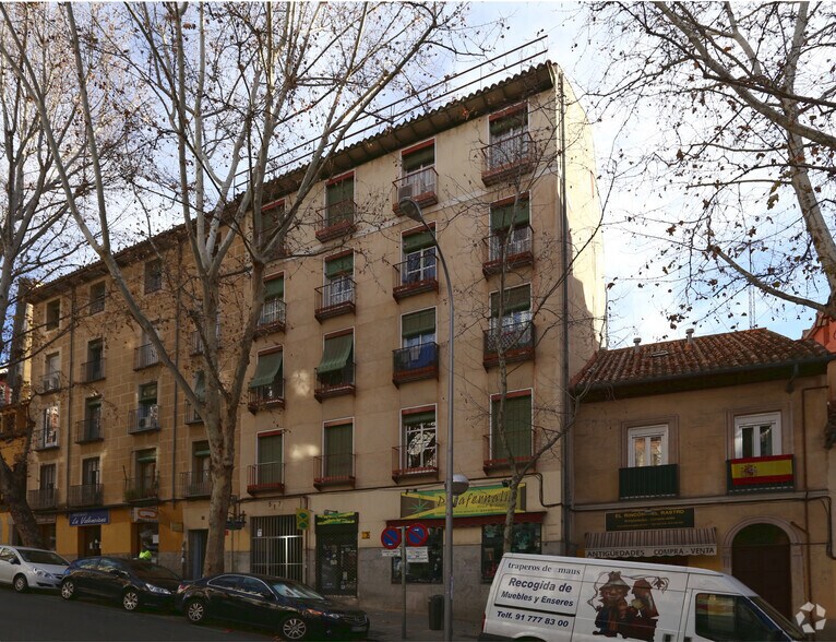 Immeuble residentiel dans Madrid, Madrid à vendre - Photo principale – Image 1 sur 2