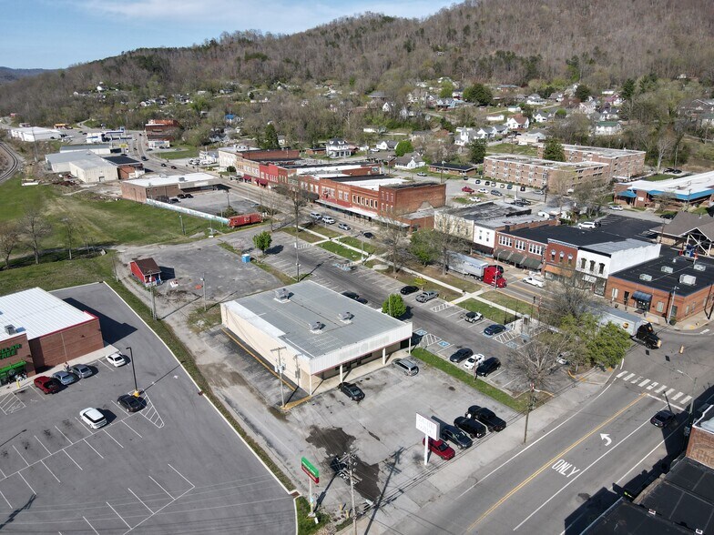 174 S Main St, Jellico, TN à louer - Photo de l’immeuble – Image 2 sur 6