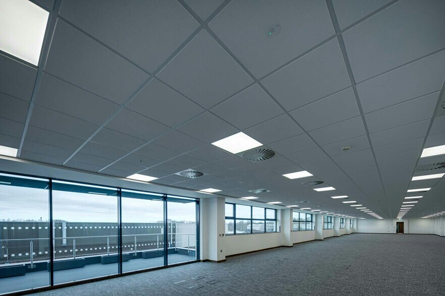 Unit E Greenlight Burnt Meadow Road, Redditch à louer - Photo de l’immeuble – Image 3 sur 6