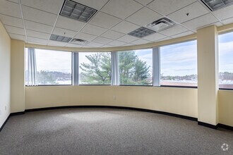 45 Shawmut Rd, Canton, MA à louer Photo intérieure– Image 1 sur 6