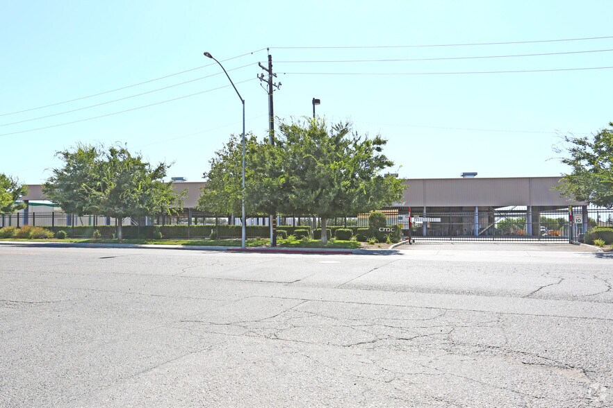 2990 E Annadale Ave, Fresno, CA à vendre - Photo principale – Image 1 sur 2