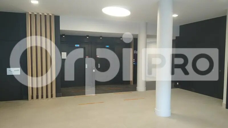 Bureau dans Reims à louer - Hall d’entrée – Image 2 sur 6