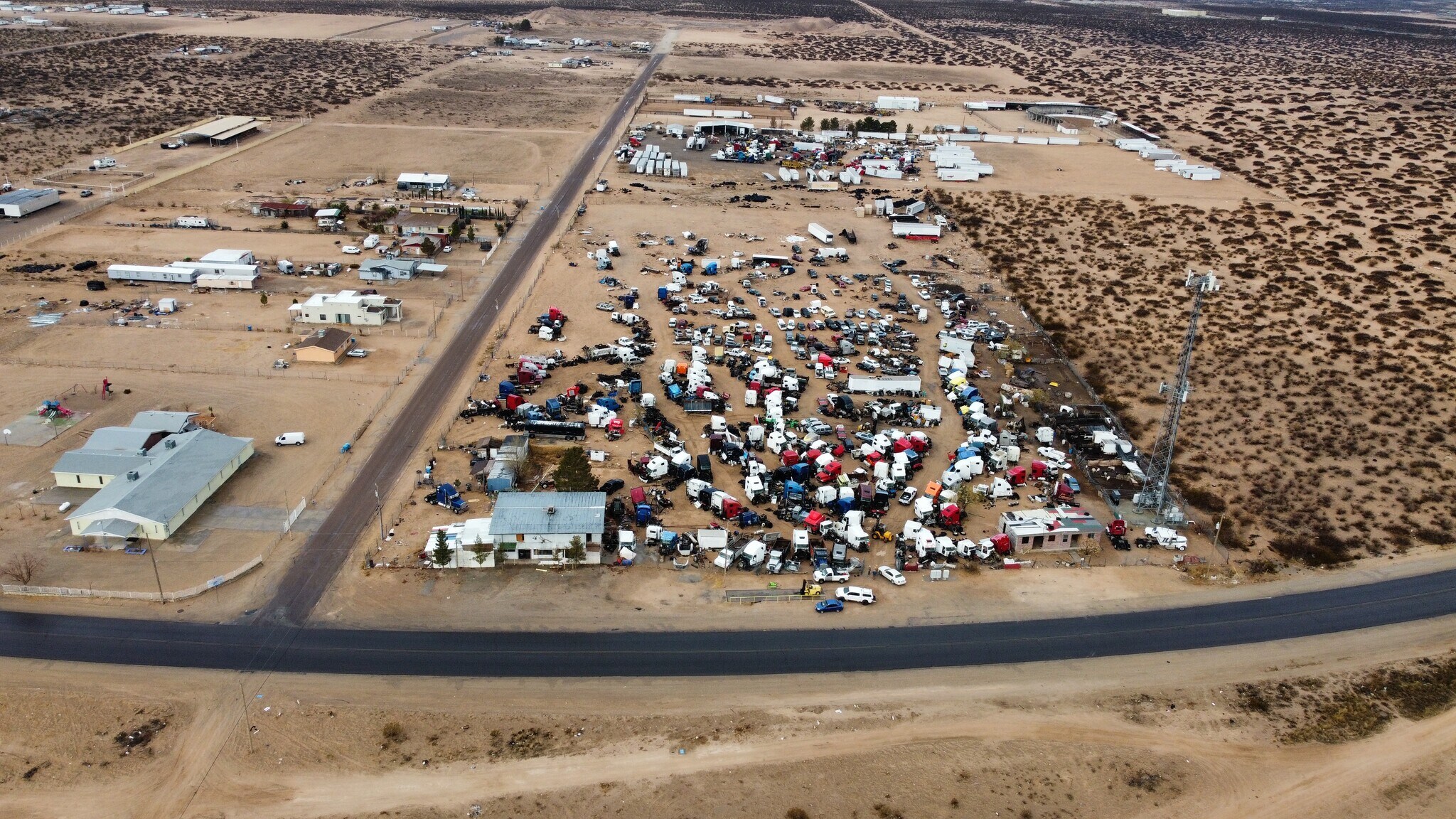 1321 Darrington Rd, El Paso, TX à vendre Photo principale– Image 1 sur 3