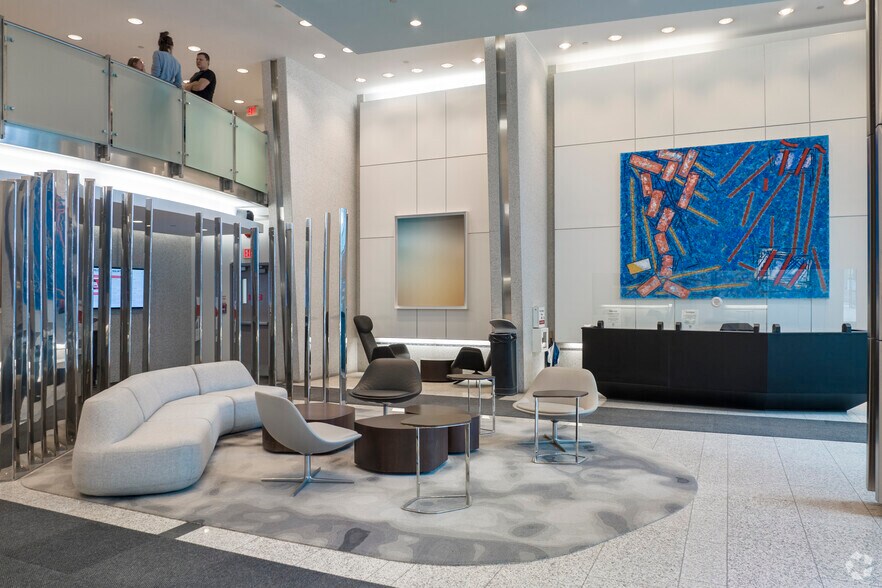 90 Eglinton Ave E, Toronto, ON à louer - Hall d’entrée – Image 3 sur 7