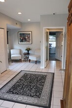 1112 1st Capitol Dr, Saint Charles, MO à louer Photo intérieure– Image 2 sur 4