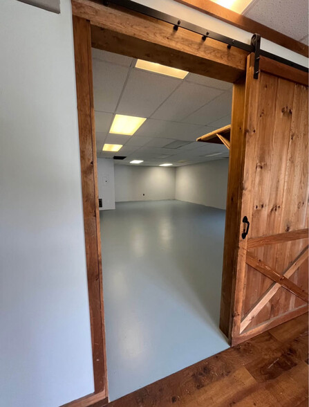 427 County Road 513, Califon, NJ à louer - Photo de l’immeuble – Image 3 sur 5