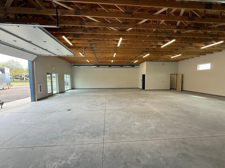4246 Argosy Ct, Madison, WI à louer - Photo de l’immeuble – Image 3 sur 6