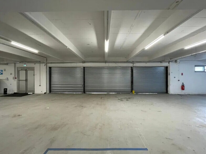 2 Rue Du Commandant Paris, Créteil à louer - Photo de l’immeuble – Image 2 sur 3