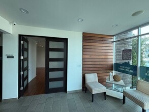 326 S Pacific Coast Hwy, Redondo Beach, CA à louer Photo de l’immeuble– Image 2 sur 8