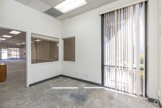 5405 Arrow Hwy, Montclair, CA à louer Photo intérieure– Image 2 sur 3