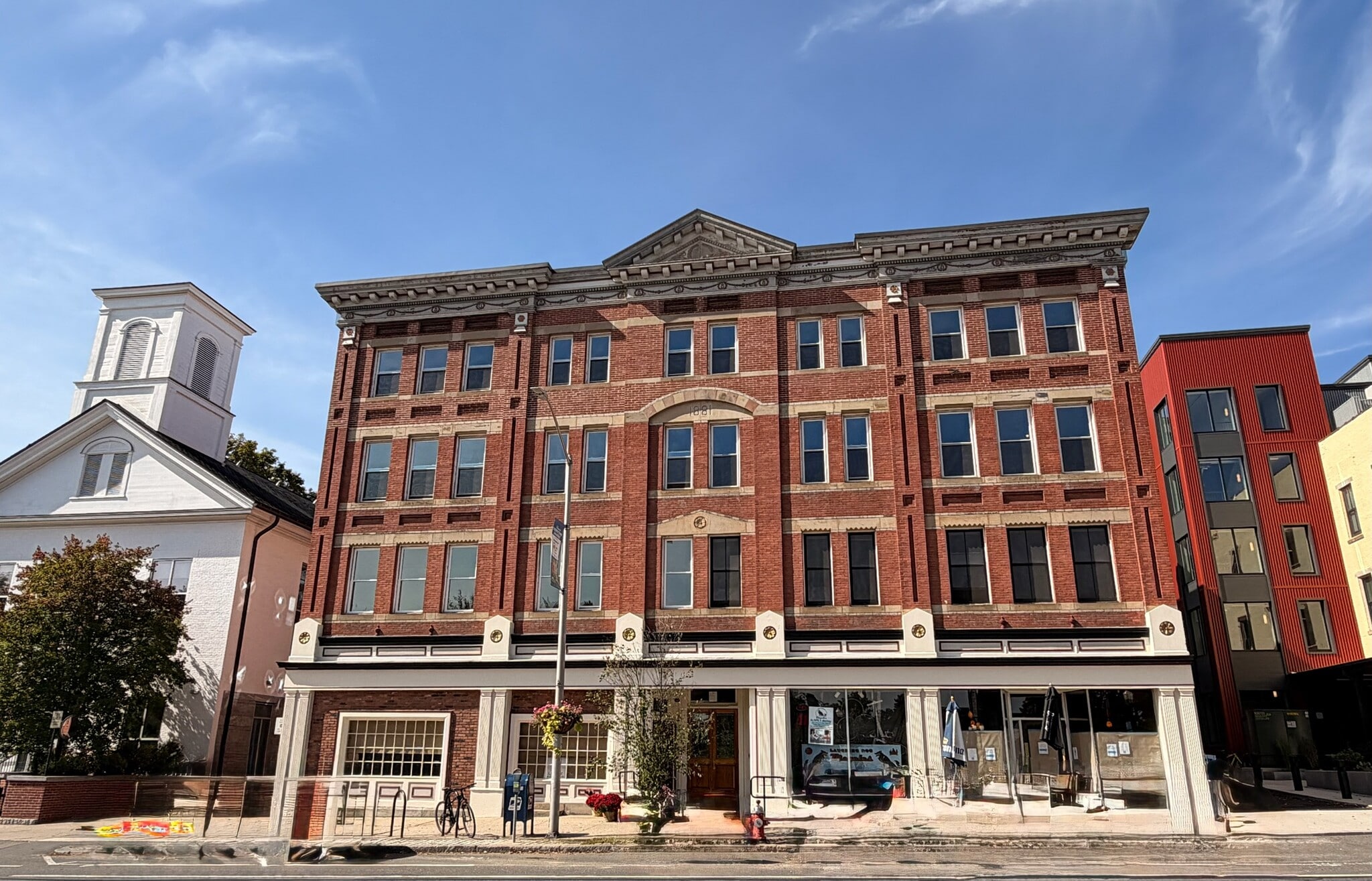 69 S Pleasant St, Amherst, MA à louer Photo principale– Image 1 sur 4