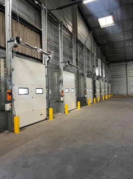 Industriel/Logistique dans Gignac-la-Nerthe à louer - Photo de l’immeuble – Image 2 sur 10