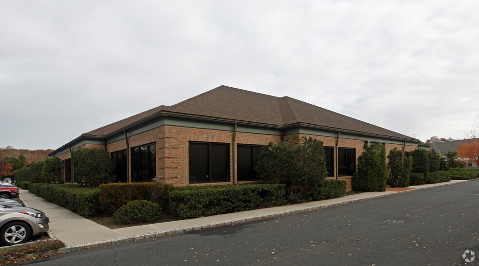 300 Pantigo Pl, East Hampton, NY à louer - Photo de l’immeuble – Image 2 sur 3