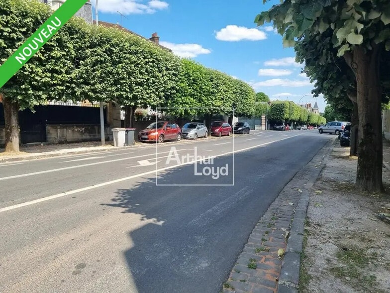 Bureau dans Fontainebleau à louer - Photo de l’immeuble – Image 3 sur 3