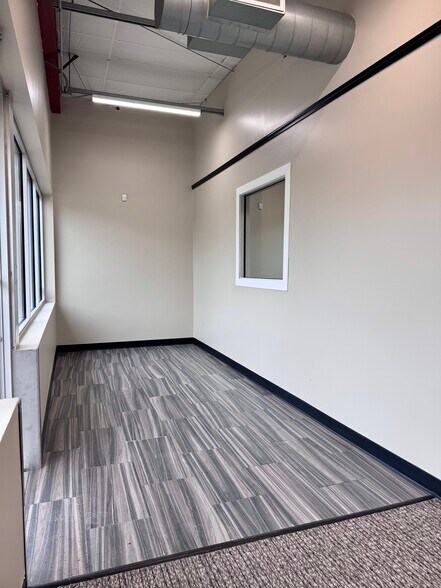 2403 Nash Blvd, Council Bluffs, IA à louer - Photo de l’immeuble – Image 3 sur 13