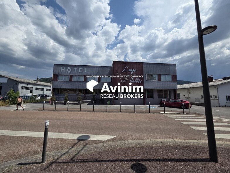 Local commercial dans Bellignat à vendre - Photo de l’immeuble – Image 2 sur 16