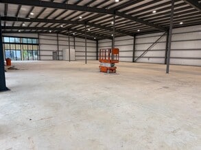 14510 Fitzhugh Rd, Austin, TX à louer Photo intérieure– Image 2 sur 9