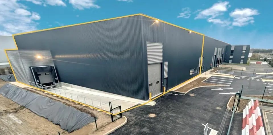 Local d’activités dans Lieusaint à louer Photo de l’immeuble– Image 1 sur 6