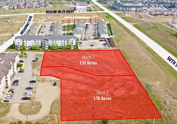 5-7 Broadway Rise, Sylvan Lake, AB à vendre Photo principale– Image 1 sur 2