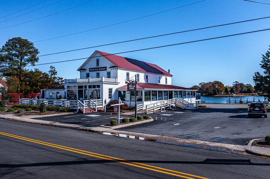 729 Main St, Reedville, VA à vendre - Photo de l’immeuble – Image 2 sur 12