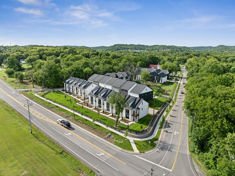 14 Homes Available for Purchase portefeuille de 14 biens à vendre sur LoopNet.fr - Aérien – Image 2 sur 13