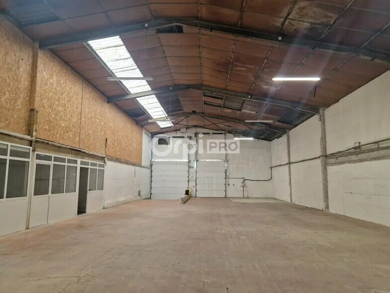 Industriel/Logistique dans Terrasson-Lavilledieu à louer - Photo de l’immeuble – Image 3 sur 7