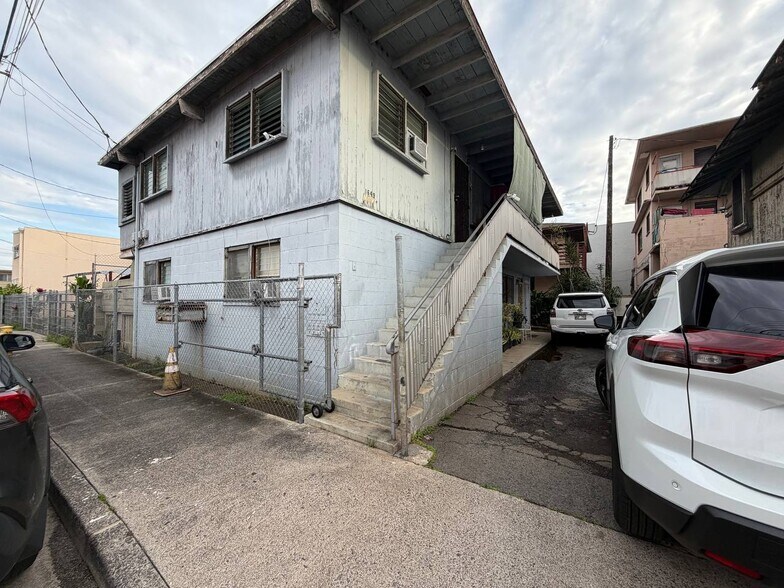 1649 Democrat St, Honolulu, HI à vendre - Photo principale – Image 1 sur 3