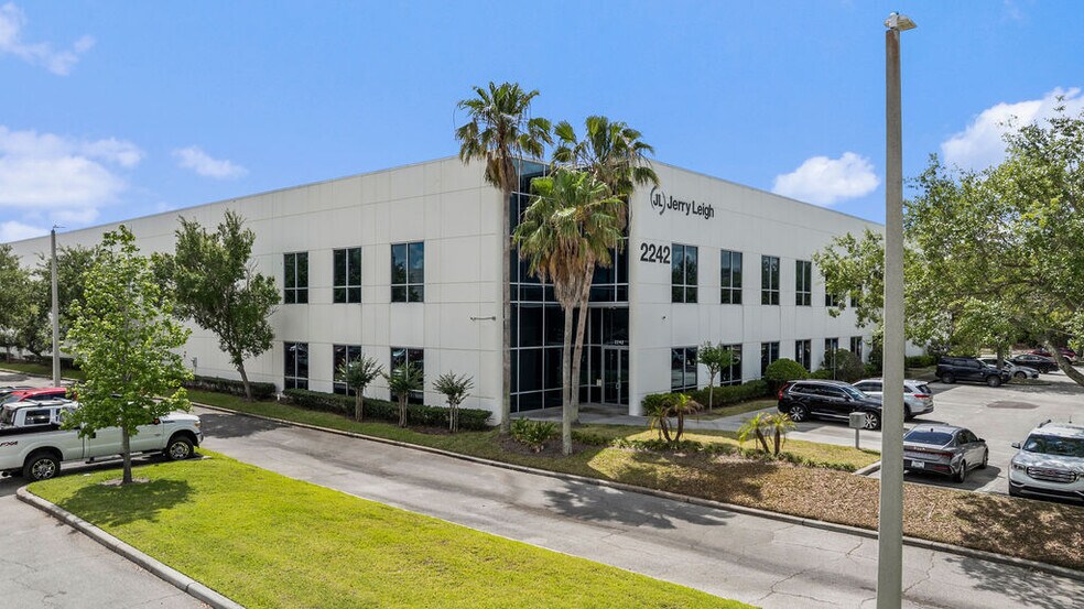 2242 W Taft Vineland Rd, Orlando, FL à vendre - Photo de l’immeuble – Image 2 sur 5