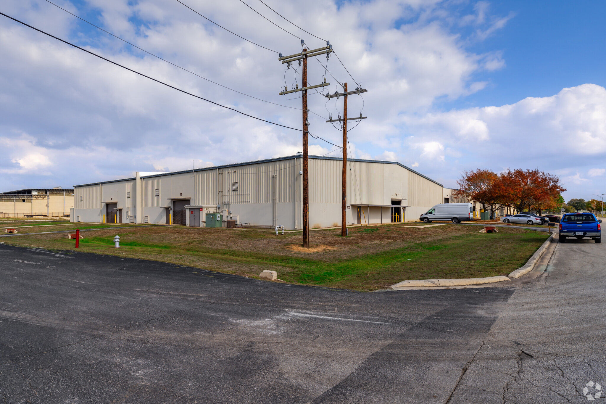 709 Raymond Medina St, San Antonio, TX à louer Photo principale– Image 1 sur 6