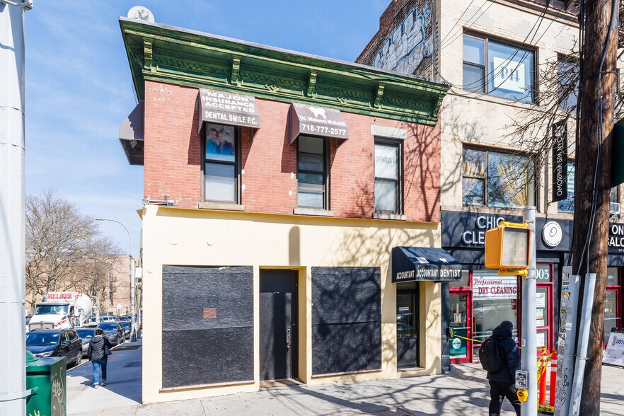 30-01 30th Ave, Astoria, NY à vendre - Photo de l’immeuble – Image 3 sur 12