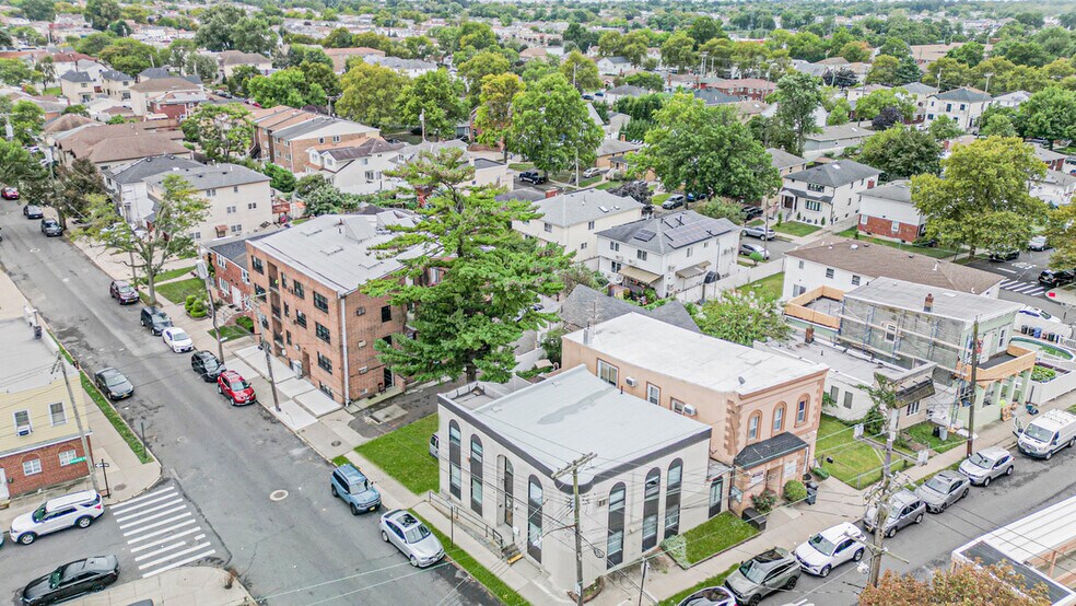 90 Hancock St, Staten Island, NY à vendre - Photo de l’immeuble – Image 3 sur 3