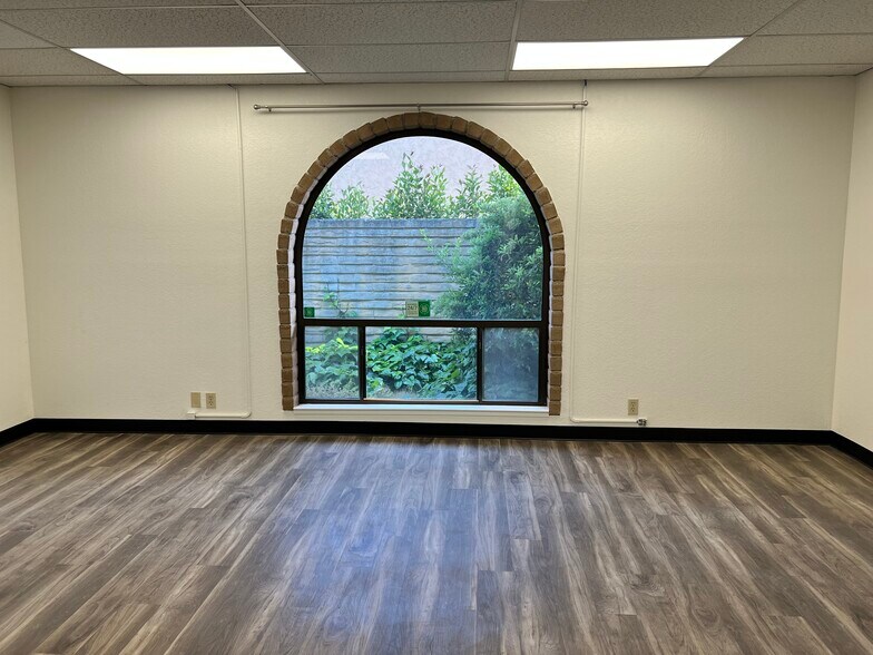1310 Hollenbeck Ave, Sunnyvale, CA à louer - Photo de l’immeuble – Image 3 sur 9