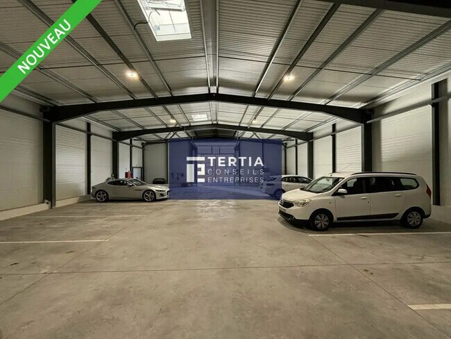 Plus de détails pour Local d'activités à louer