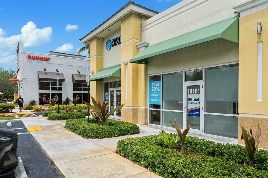 10101-10181 W Commercial Blvd, Fort Lauderdale, FL à louer - Photo de l’immeuble – Image 3 sur 25