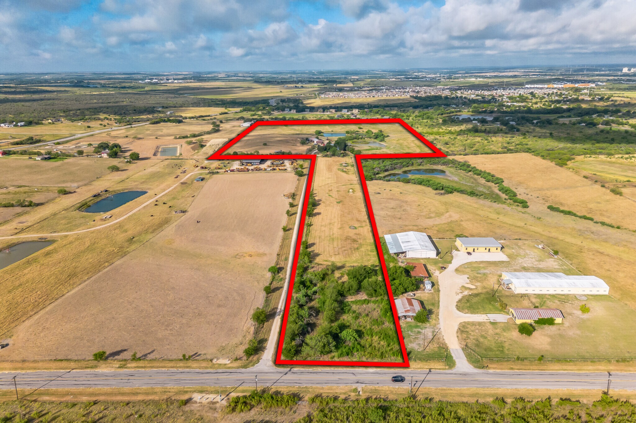 2002 Center Point Rd, San Marcos, TX à vendre Photo de l’immeuble– Image 1 sur 12