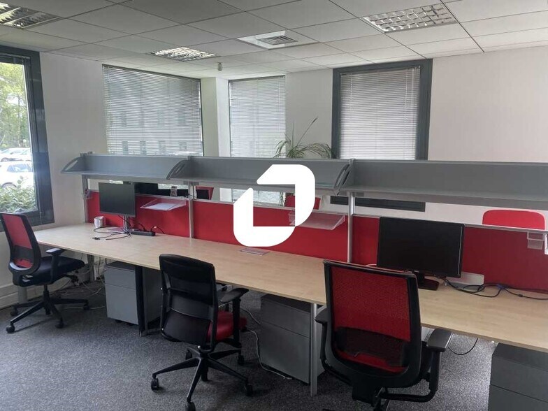 Bureau dans Mérignac à louer - Photo de l’immeuble – Image 2 sur 7