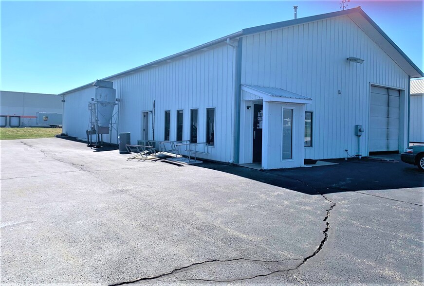 374, 392-408 Fox Dr, Piqua, OH à louer - Photo de l’immeuble – Image 3 sur 5