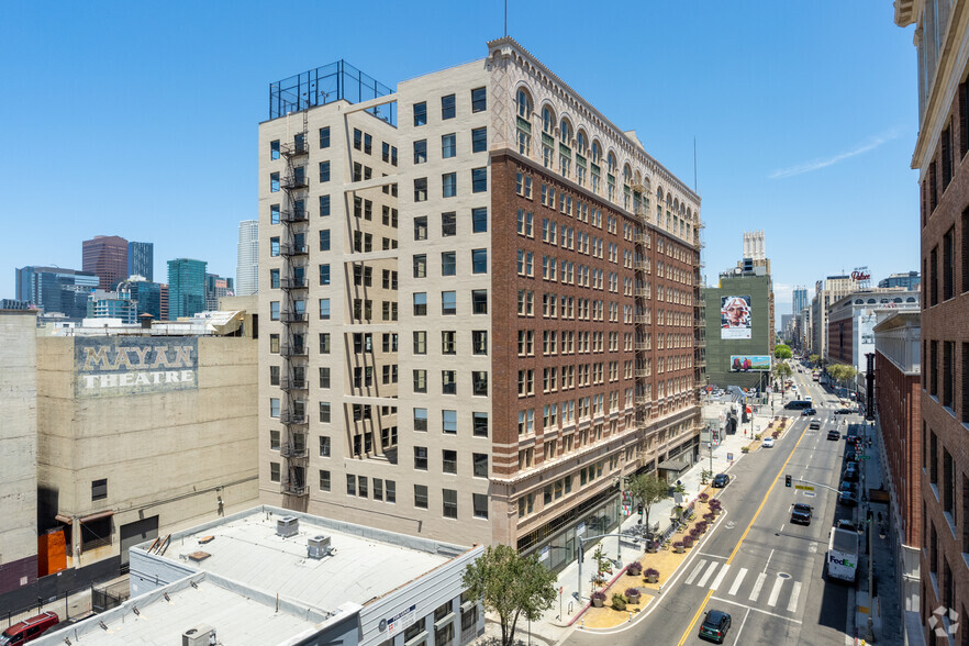 1031 S Broadway, Los Angeles, CA à louer - Photo de l’immeuble – Image 1 sur 4