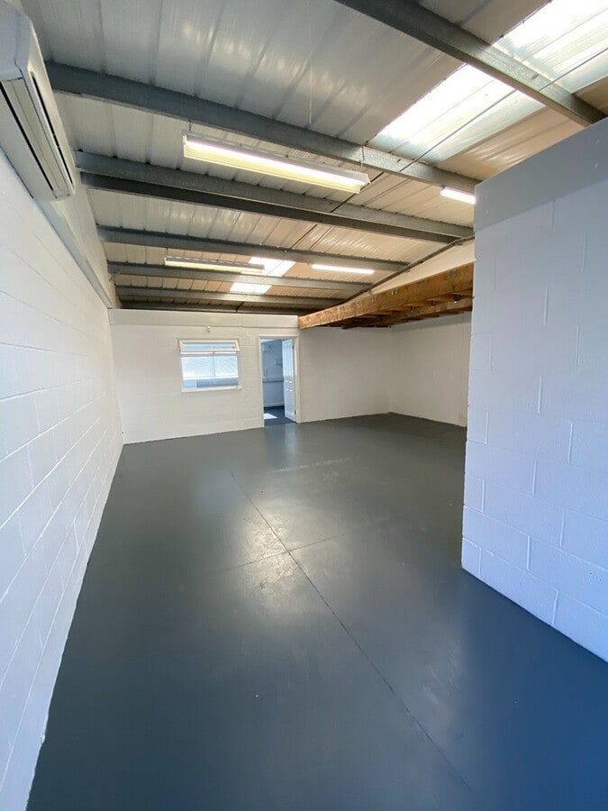 Coombswood Way, Halesowen, WMD B62 8BH - Lot 2 - - Photo intérieure - Image 1 of 5