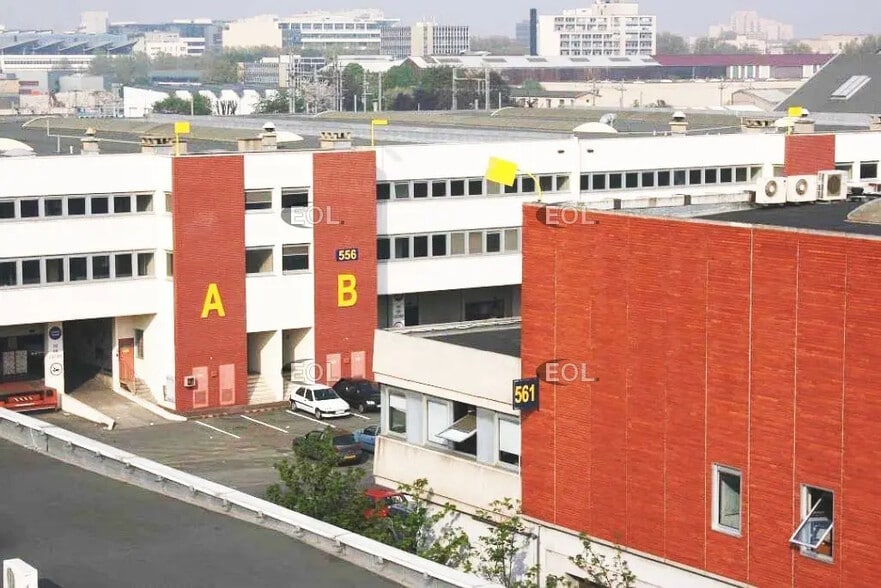 Industriel/Logistique dans Saint-Ouen-sur-Seine à louer - Photo de l’immeuble – Image 1 sur 4