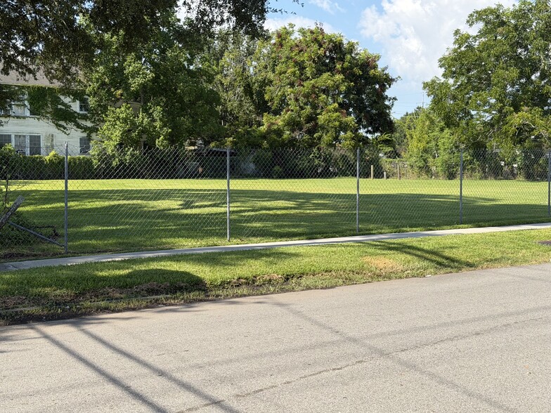 4338 Elysian Fields Ave, New Orleans, LA à vendre - Photo principale – Image 1 sur 10