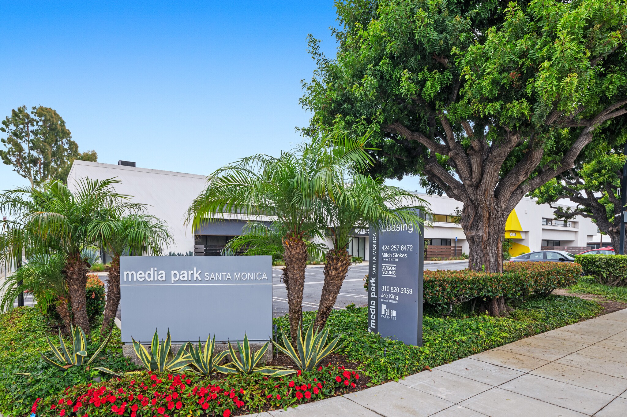 1811-1855 Centinela Ave, Santa Monica, CA à louer Photo principale– Image 1 sur 18