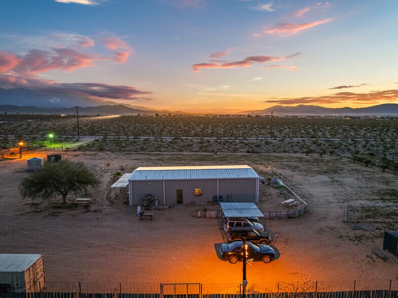9025 Camp Rock Rd Lucerne Valley CA 9235 portefeuille de 2 biens à vendre sur LoopNet.fr - Photo de l’immeuble – Image 3 sur 38