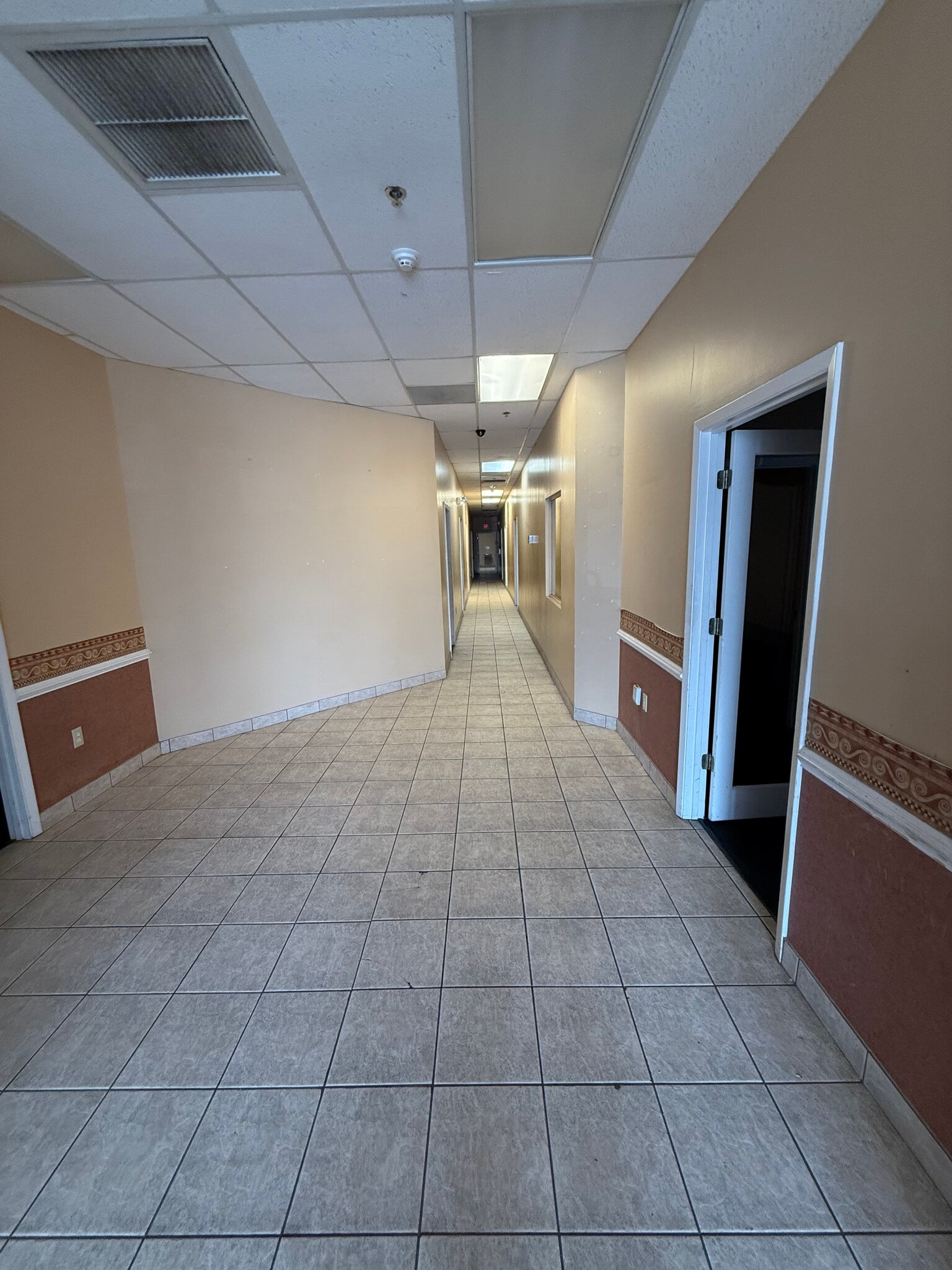 5011-5287 Edgewater Dr, Orlando, FL à louer Photo intérieure– Image 1 sur 16